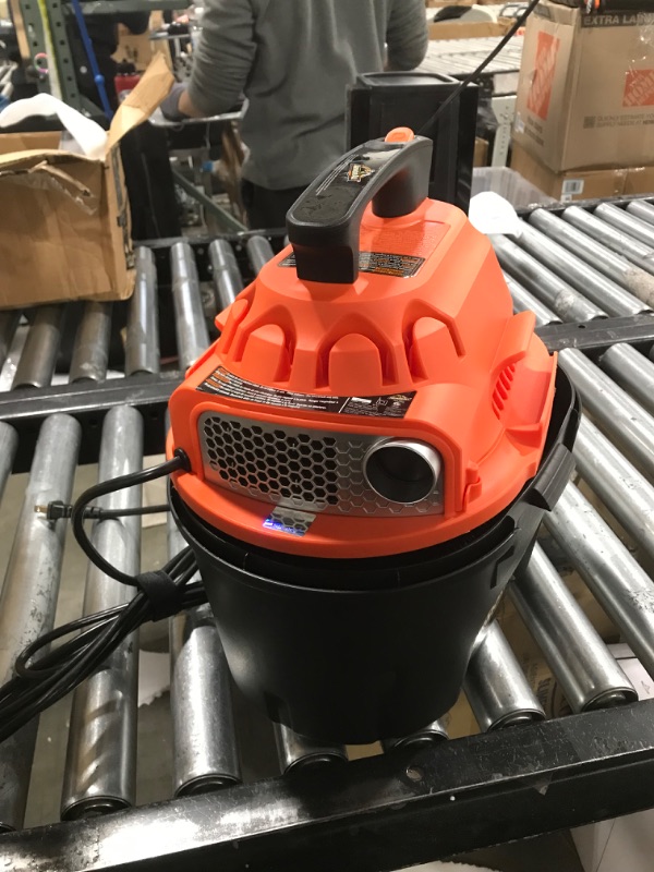 Photo 2 of Armor All, AA255 , 2.5 Gallon 2 Peak HP Wet/Dry Utility Shop Vacuum , Orange
