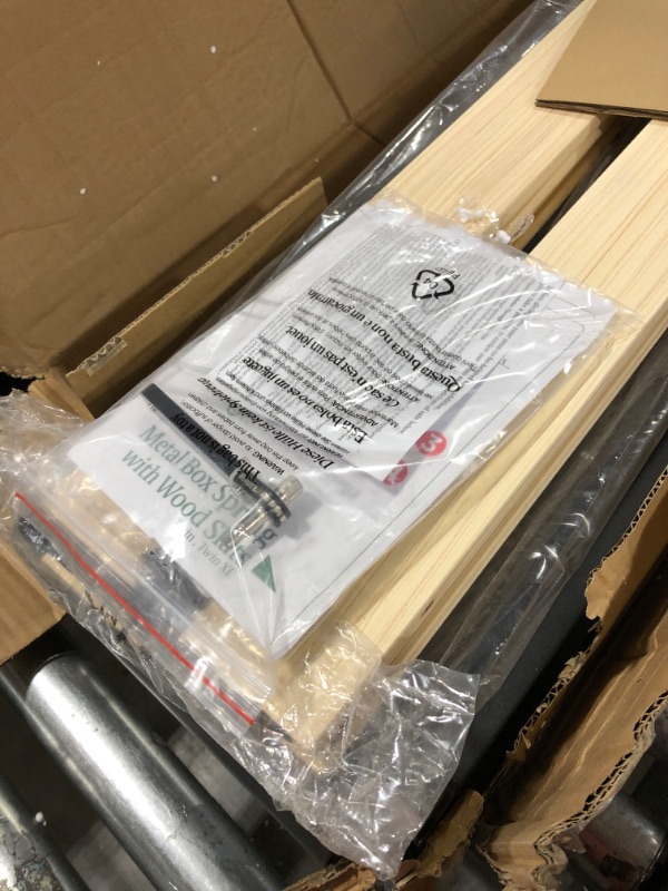 Photo 1 of ZINUS Metal Box Spring with Wood Slats /9 Inch Mattress Foundation / Sturdy Steel Structure / Easy Assembly, Twin Twin 9 Inch Smart Box Spring