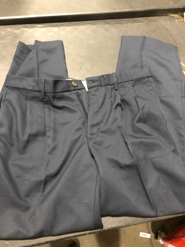 Photo 1 of AMAZON ESSENTIALS CHINO PANTS
SIZE 36X32