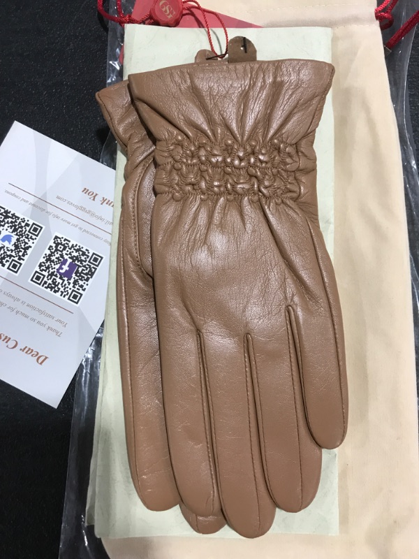 Photo 2 of WOMEN'S LEATHER GLOVES. LIGHT BROWN. SIZE 7.5