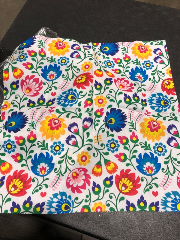 Photo 1 of 19" x 19" pieces of flower patterned cloth- pack of 6
