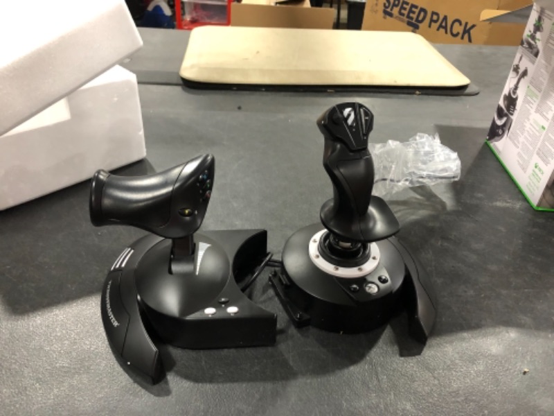 Photo 2 of Thrustmaster T-Flight Hotas One (XBOX Series X/S & XOne and Windows)