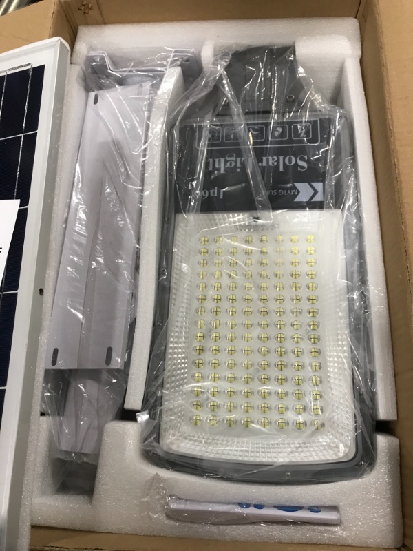 Photo 3 of 300W LED Solar Street Lights Outdoor Lamp 6500K Daylight White Security Flood Light 24000 Lumens Dusk to Dawn Pole Lights with Remote Control for Yard Street Basketball Court Parking Lots Garden 300.0