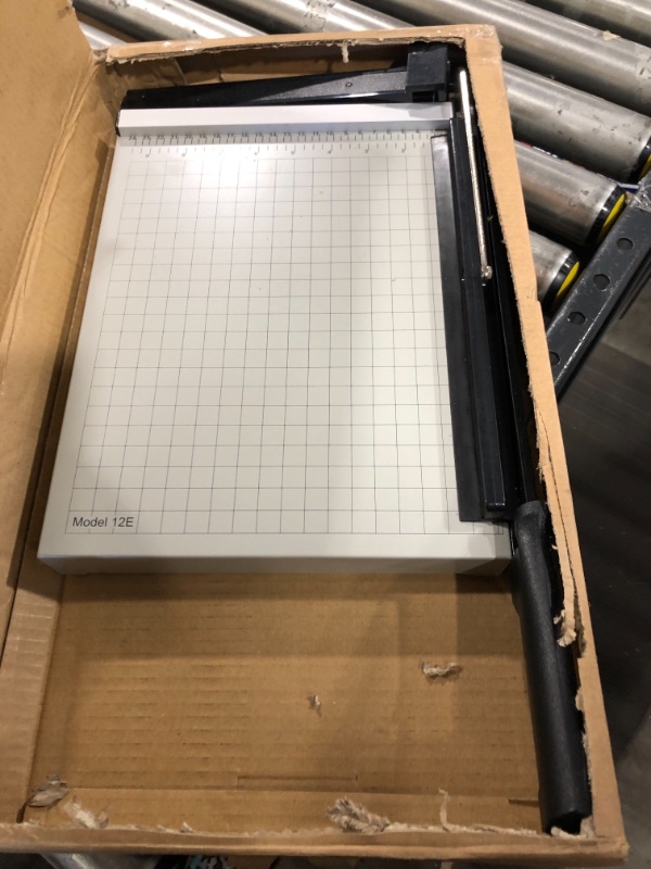 Photo 1 of Dahle 12 Vantage Trimmer-
