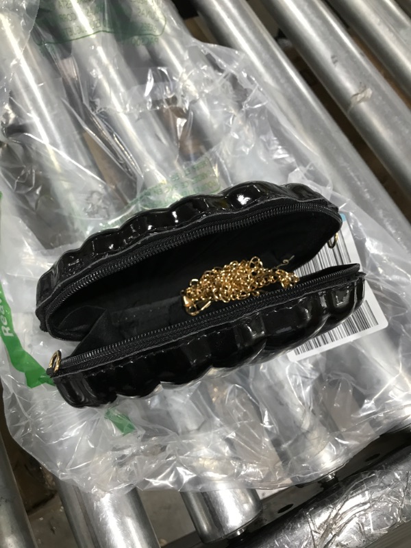 Photo 1 of Black Clam Hnd bag (7.5x8)