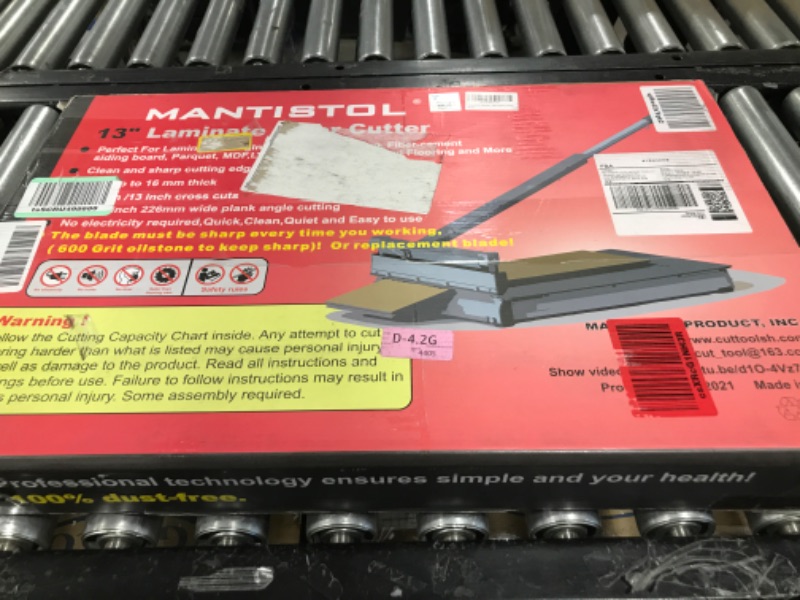 Photo 2 of MANTISTOL MC-330 13'' Pro Laminate Floor Cutter with Installation Kit For Multi-Floor, Laminate, LVT, SPC, WPC and all Vinyl based flooring; Cuts up to 16mm (5/8") thick and 13" wide; Best Buy ! Standard