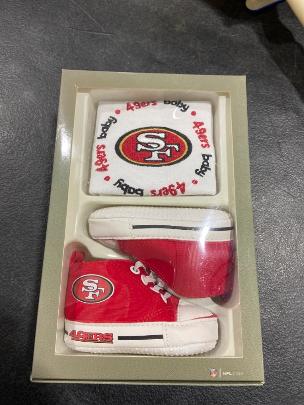 Photo 2 of Baby Fanatic MasterPieces Gift Set 2-Piece - San Francisco 49ers 2-pc Gift Set