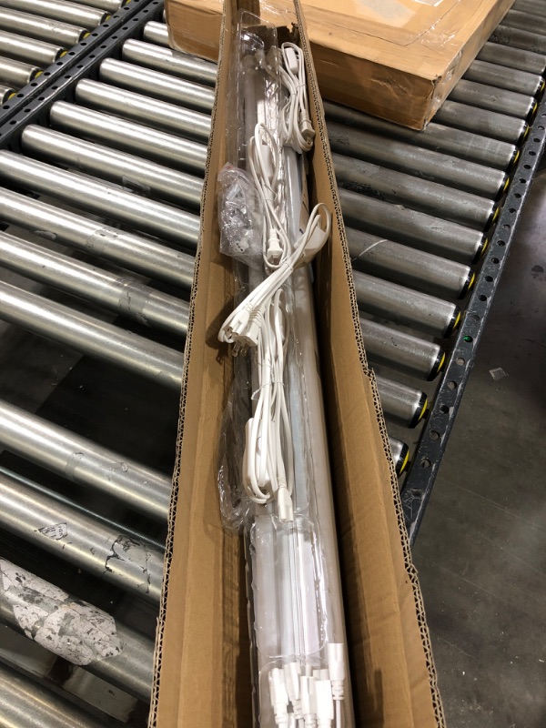 Photo 1 of (6 Pack) Barrina LED T5 Integrated Single Fixture, 4FT, 2200lm, 6500K (Super Bright White), 20W, Utility LED Shop Light, Ceiling and Under Cabinet Light,...
