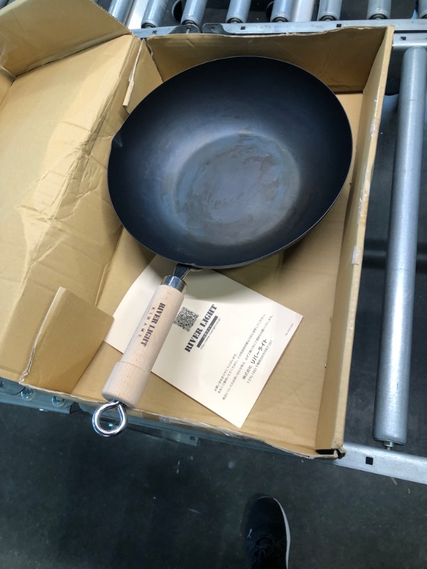 Photo 2 of ??????(Riverlight) River Light Iron Frying Pan, Kyoku, Japan, 11.8 inches (30 cm), Induction Compatible, Wok, Made in Japan 30cm Single Item fried pot------- Open Box 