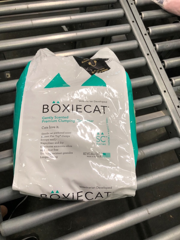 Photo 4 of Boxiecat Gently Scented Premium Clumping Cat Litter - Clay Formula - Ultra Clean Litter Box, Longer Lasting Odor Control, Hard Clumping Litter, 99.9% Dust Free, 28 lb (103),Green Gently Scented 28 lb