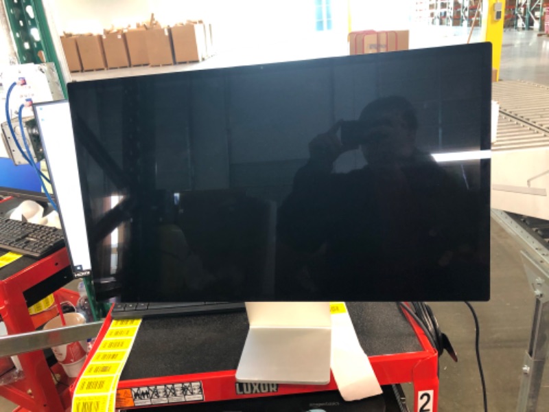 Photo 2 of Apple Studio Display - Standard Glass - Tilt-Adjustable Stand ??????? Tilt-Adjustable Stand Standard Glass---------Chip Left Side--------- Powers On But Stay's On The Black Screen 