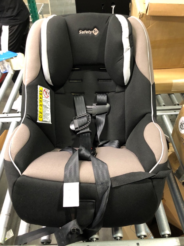 Photo 3 of Safety 1st Guide 65 Convertible Car Seat, Chambers
Visit the Safety 1st Store