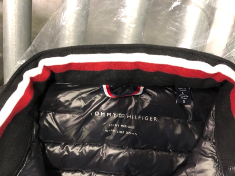 Photo 3 of Tommy Hilfiger Men's Water Resistant Ultra Loft Down Alternative Puffer Jacket Large Black Wet Look
Large size