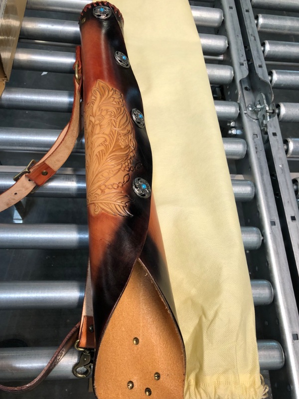 Photo 4 of KAINOKAI Pure Cowhide Arrow Quiver,Retro Hunting Quivers with Magnetic Attraction,Riding Quiver Elf Archer