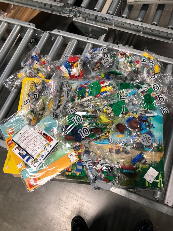 Photo 4 of LEGO LEGOLAND Park 40346 Building Kit