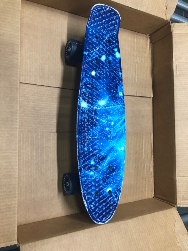 Photo 3 of 22 Inch Mini Cruiser Retro Skateboard for Kids Boys Youths Beginners