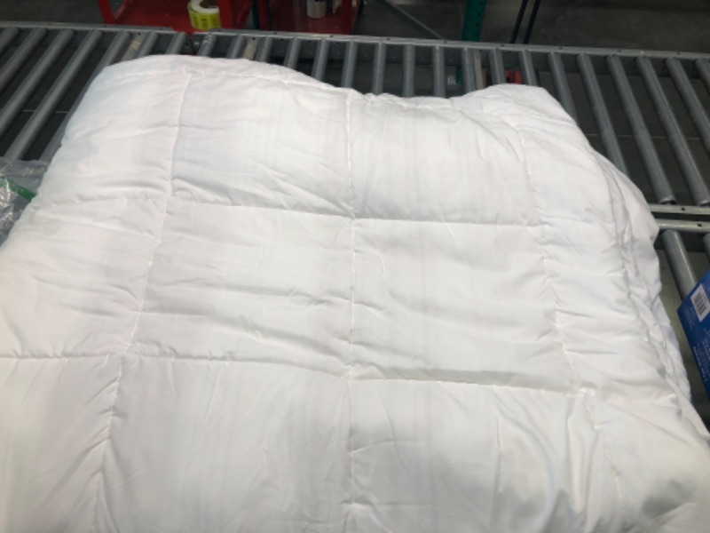 Photo 1 of Bedsure White Duvet Cover King Size (COMFORTER ONLY)