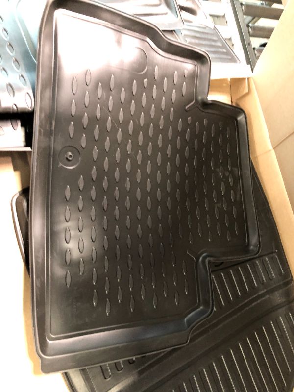 Photo 1 of car floor mats
