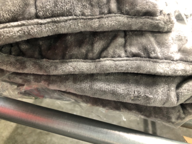 Photo 3 of 60*80 grey blanket
