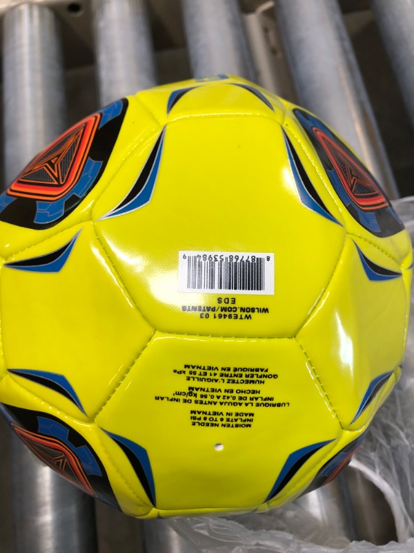 Photo 3 of WILSON NCAA Recreational Soccer Balls Copia II Size 3 Optic Green