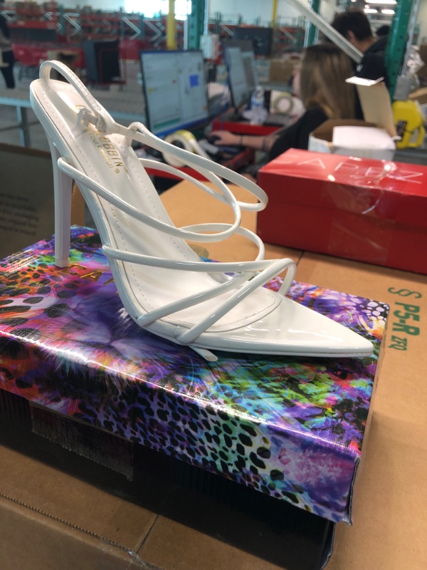 Photo 2 of Cape Robbin Womens Ada White Ankle Strap Heels Size 9 (6204078)
