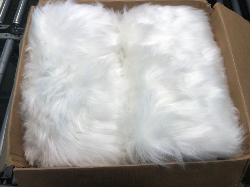 Photo 3 of 2 pc White Shaggy Faux Fur Fabric Long Pile Fluffy Artificial Fur Bedroom Carpet for Decor Props Backdrops Chair Sofa Cover Seat Cushion - 50x70