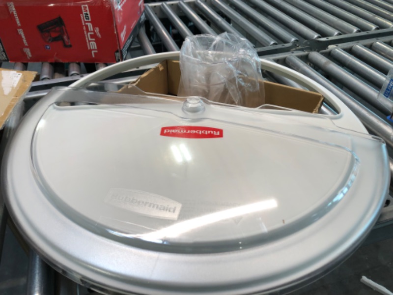 Photo 1 of Rubbermaid 9G78 17" Width x 4.75" Height x 17" Depth, White Prosave Sliding Lid with Scoop Fits 2632 Brute Container 4-Cup Scoop