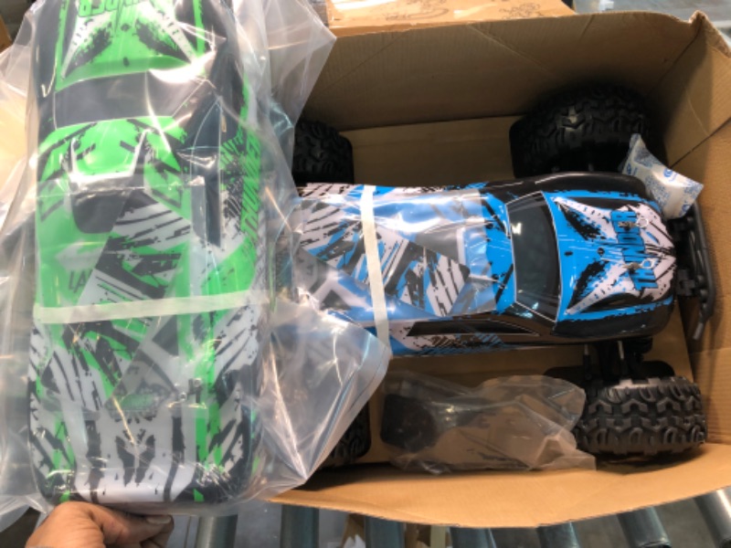 Photo 1 of 1:10 Scale Brushless RC Cars 65 km/h Speed and 1:10 Scale Large RC Rock Crawler - Kids and Adults Remote Control Car 4x4 Off Road Monster Truck Electric - Waterproof Toys