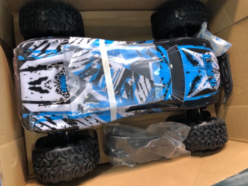 Photo 9 of 1:10 Scale Brushless RC Cars 65 km/h Speed and 1:10 Scale Large RC Rock Crawler - Kids and Adults Remote Control Car 4x4 Off Road Monster Truck Electric - Waterproof Toys