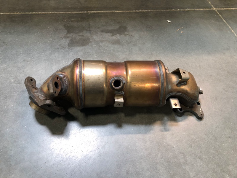 Photo 1 of Exhaust Catalytic Converter Fits For Honda Civic 2-Door 4-Door 1.8L