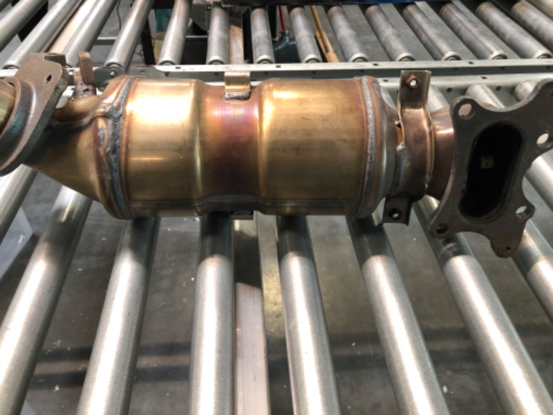 Photo 1 of Exhaust Catalytic Converter Fits For Honda Civic 2-Door 4-Door 1.8L