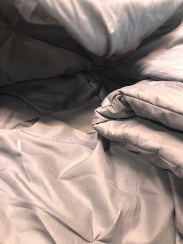 Photo 4 of Bedsure California King Comforter --COLOR GREY
