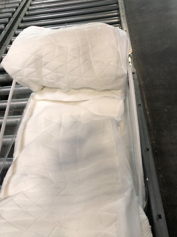 Photo 1 of Electric Mattress Pad King Size 78"x80" with Dual Control, Electric Underblanket, Fit Up to 21" Deep Pocket, 4 Heating Levels & Auto Shut Off, Machine Washable White SIZE-- King