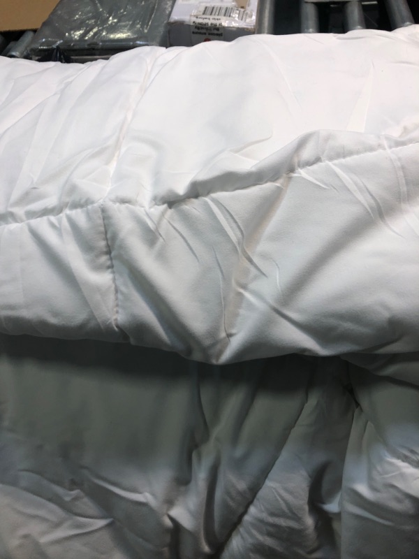 Photo 6 of DOWNCOOL Comforters Twin Size, Duvet Insert,White All Season Duvet, Lightweight Quilt, Down Alternative Hotel Comforter with Corner Tabs (White, Twin 64x88 Inches) Lightweight Comforter Twin 1 White