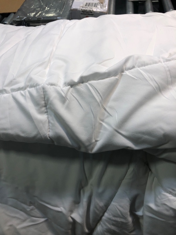 Photo 4 of DOWNCOOL Comforters Twin Size, Duvet Insert,White All Season Duvet, Lightweight Quilt, Down Alternative Hotel Comforter with Corner Tabs (White, Twin 64x88 Inches) Lightweight Comforter Twin 1 White