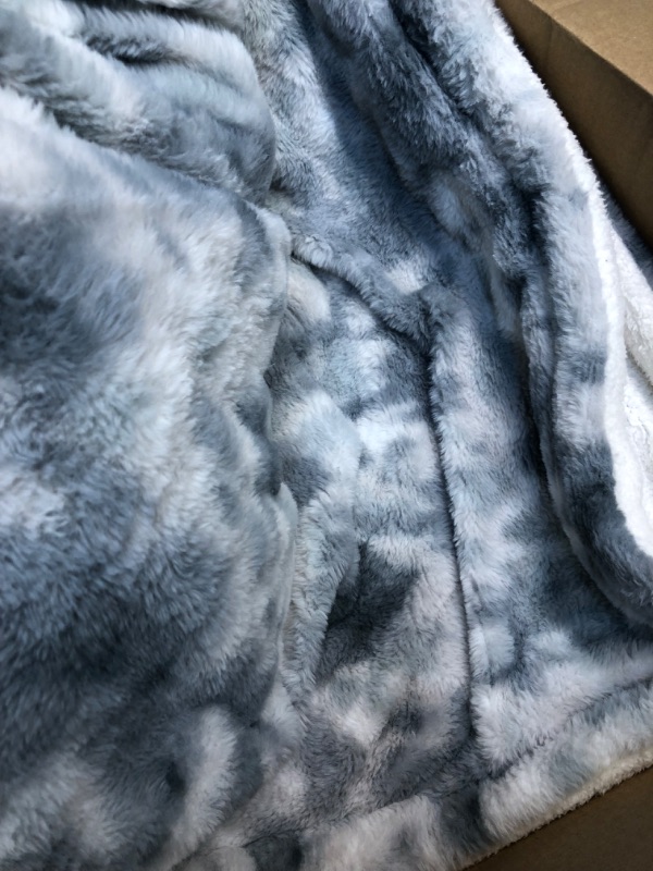 Photo 2 of  Electric Heated and Weighted 2 in1 Blanket — Flannel Material with Premium Glass Beads, with 12 Heat Levels, 8 Timer (Grey Tie dye, 15lb 48''x72'')
