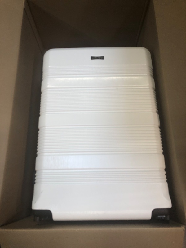 Photo 1 of GigabitBest Luggage Sets Clearance Spinner Wheels Suitcase 3 Piece Set PC+ABS with TSA Lock Carry on Hardshell Lightweight 20in 24in 28in, White White-NEW 20"&24"&28"