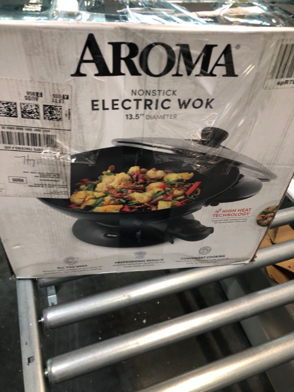 Photo 5 of Aroma Housewares AEW-307 Electric Wok, 5 Qt, Black