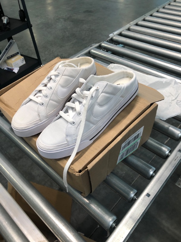 Photo 1 of nike comfort insole size 8.5  white 