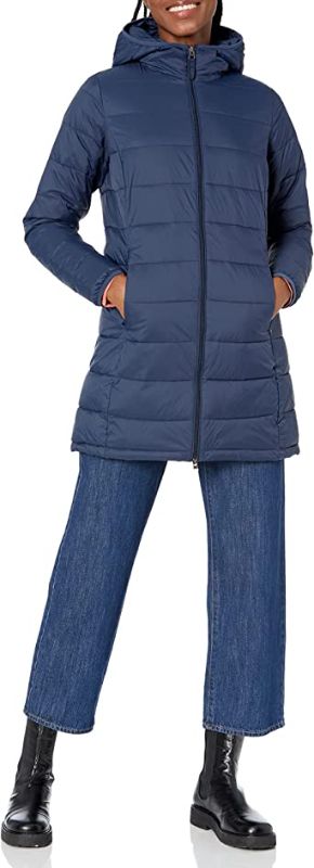 Photo 1 of Amazon Essentials Women's Lightweight Water-Resistant Hooded Puffer Coatv -- large