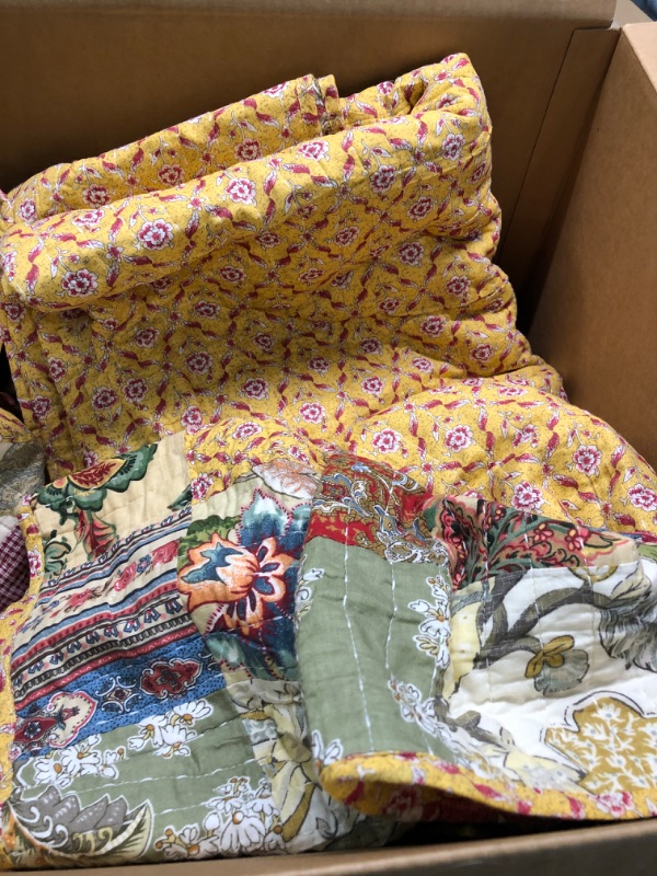 Photo 3 of Chezmoi Collection Delaney 3-Piece Floral Patchwork Pre-Washed 100% Cotton Quilt Set, Queen Multi, Delaney Queen