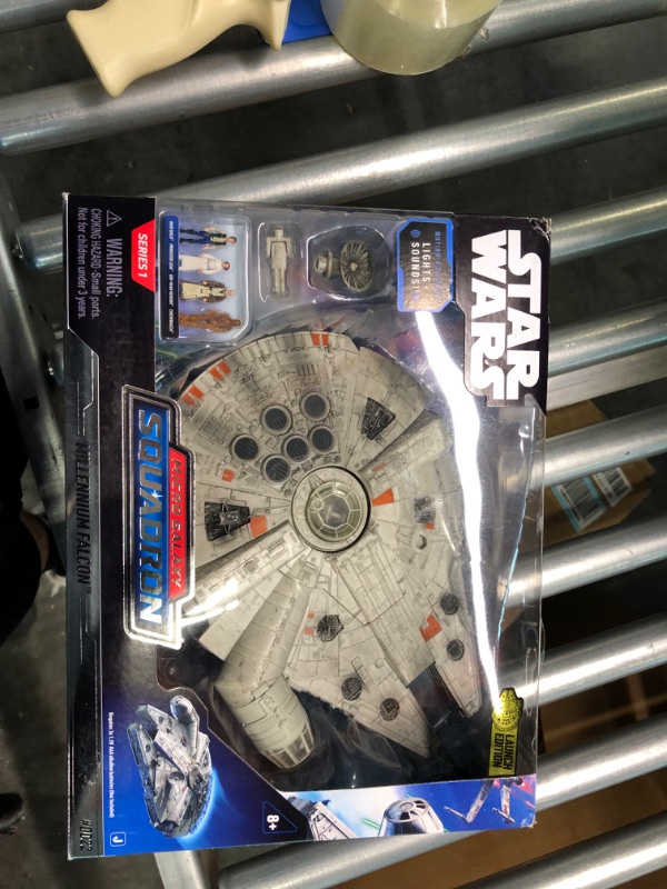 Photo 3 of Star Wars Micro Galaxy Squadron Assault Class Millennium Falcon - 7-Inch Vehicle with 1-Inch Han Solo, Chewbacca, Princess Leia and OBI-Wan Kenobi Micro Figures, Multicolor