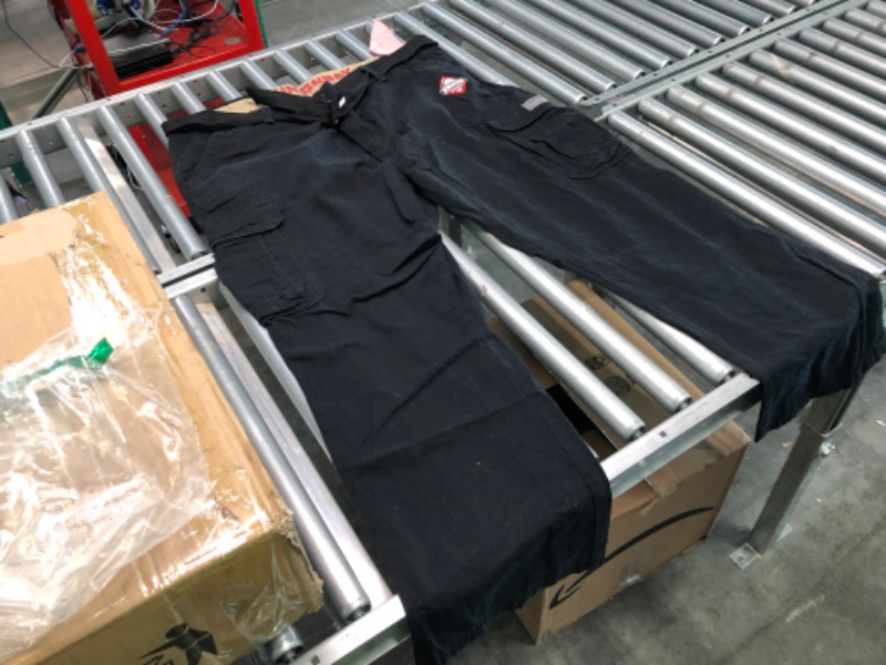 Photo 5 of Big & Tall Unionbay Survivor Cargo Pants (Black)