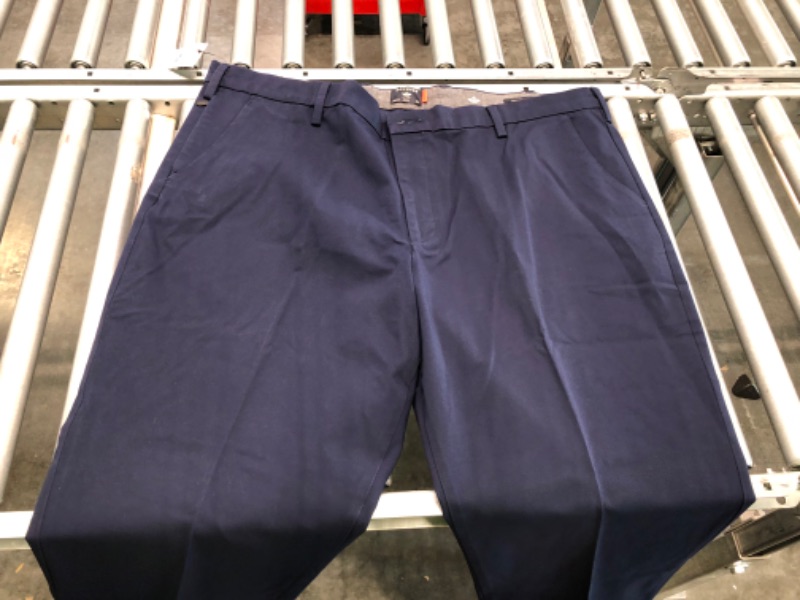 Photo 3 of Dockers Men's Classic Fit Workday Khaki Smart 360 FLEX Pants (Standard and Big & Tall) Big & Tall 46W x 30L Pembroke