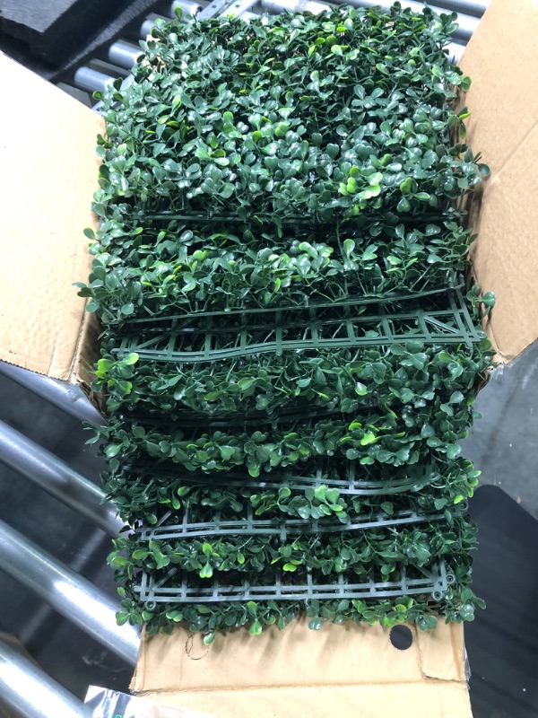 Photo 1 of Bybeton Artificial Grass Backdrop Wall,20"x 20"(16pc) UV-Anti Boxwood Hedge Topiary Wall Panels for Indoor Outdoor Privacy Protected and Garden,Balcony,Privacy Fence Screen décor
