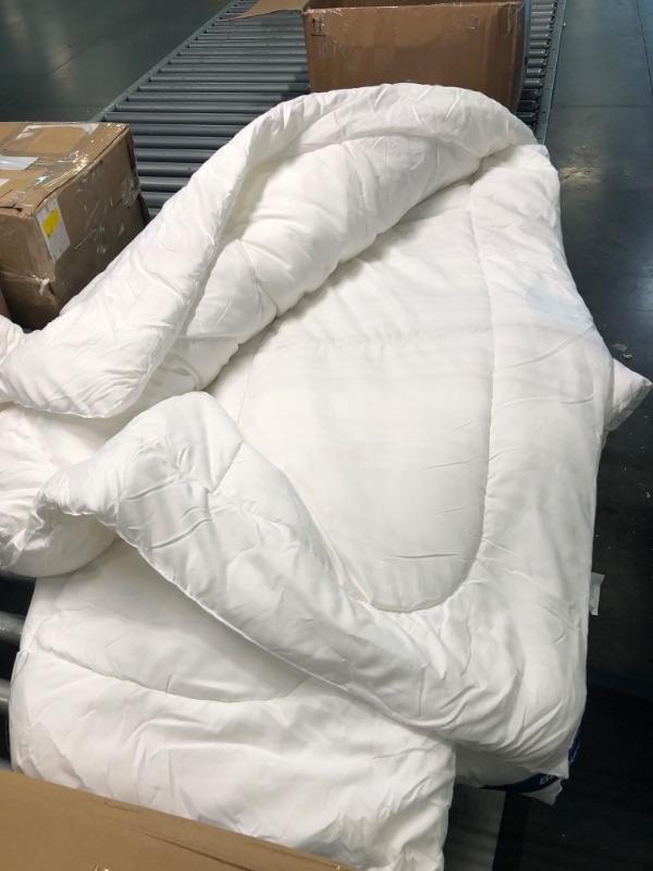 Photo 5 of Bedsure King Comforter Duvet Insert - Down Alternative White Comforter King Size, Quilted All Season Duvet Insert King Size with Corner Tabs
