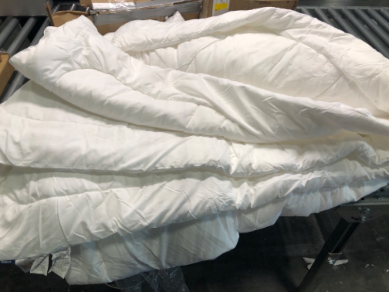 Photo 4 of Bedsure King Comforter Duvet Insert - Down Alternative White Comforter King Size, Quilted All Season Duvet Insert King Size with Corner Tabs
