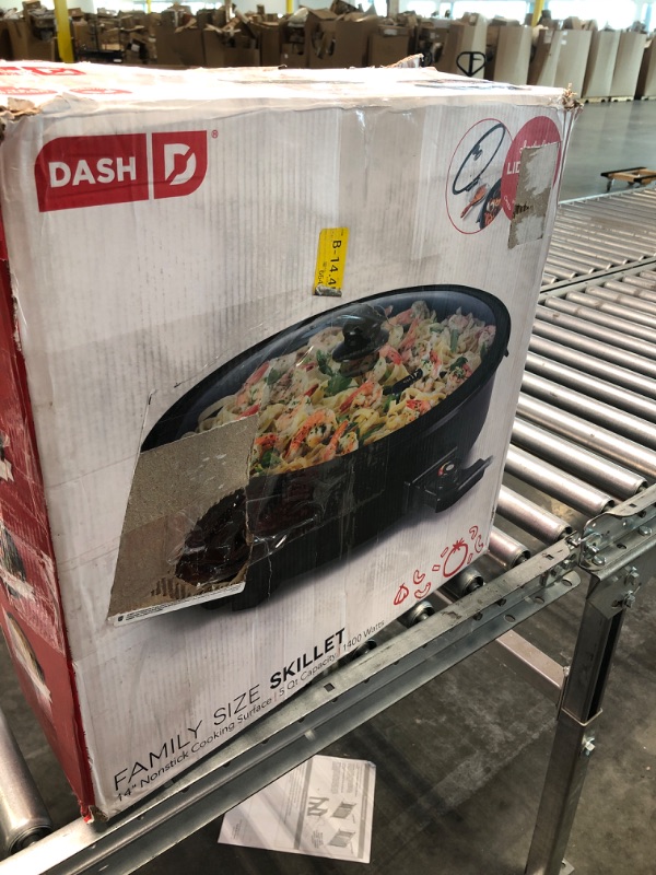 Photo 2 of Dash Black Family Size Skillet