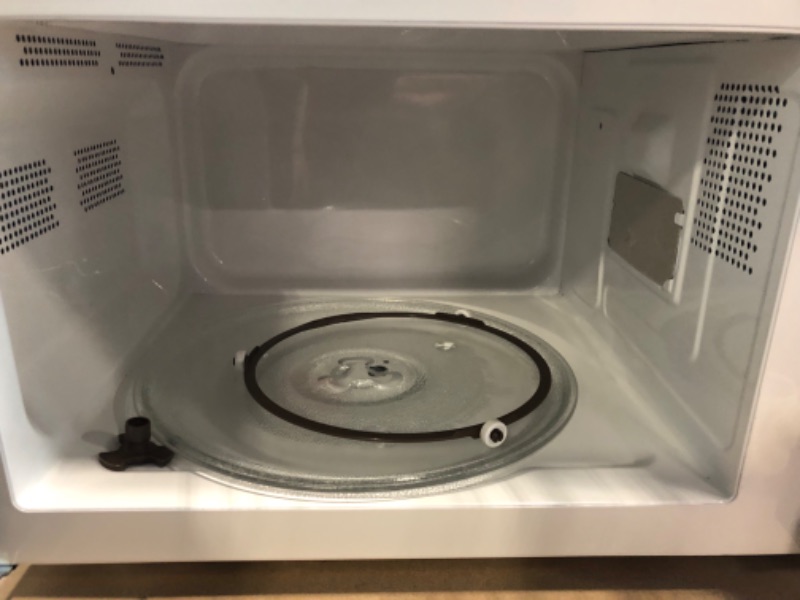 Photo 1 of Commercial Chef CHM009 Countertop Microwave Oven 900 Watt, 0.9 Cubic Feet, Stainless Steel Front, Black Cabinet, Small, Trim Stainless Steel 0.9 Cubic Feet