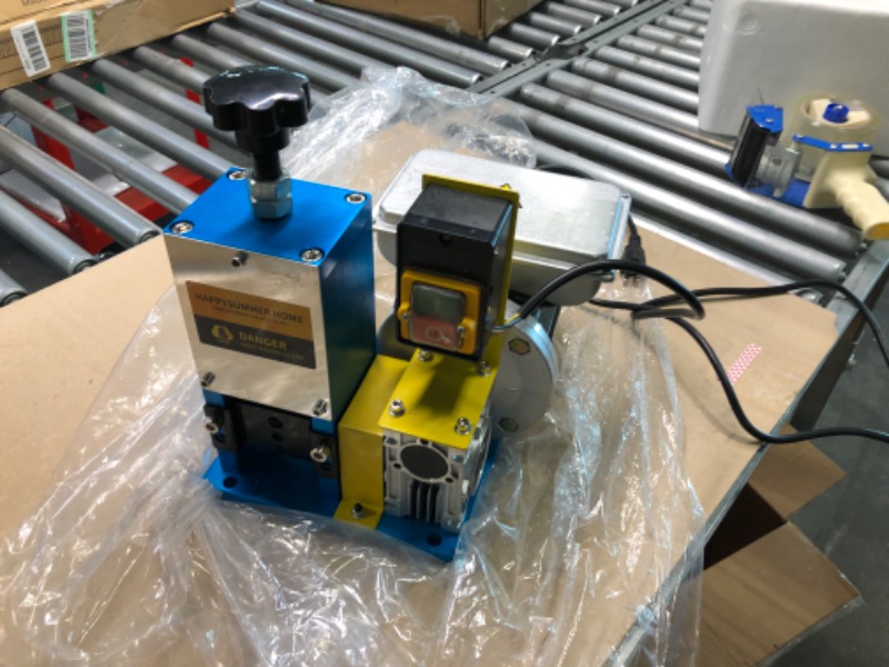 Photo 4 of Automatic Wire Stripping Machine for 0.06"-1" Copper Wires, Motorized Wire Stripper Tool for 7/0-15 AWG Scrap Electrical Wire Recycling, Electrical Tool for DIY Cable Copper Wire Stripping